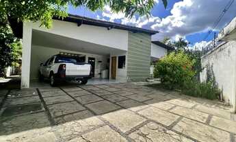 Imagem 2: Casa para venda com 208 metros quadrados com 4 quartos em Jóquei - Teresina - Piauí