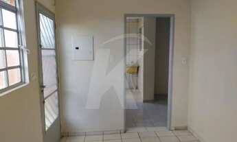 Imagem 6: Casa de fundos com 2 quartos, sala, cozinha, banheiro, área de serviço