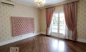 Imagem 7: Linda Casa para aluguel possui 360 metros quadrados com 4 quartos