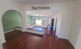 Imagem 7: Casa grande, boa para negociar, em Coqueiros de 4 dormitórios