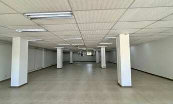 Imagem 6: Loja comercial com 220m², com layout versátil que permite adequações conforme a necessidad