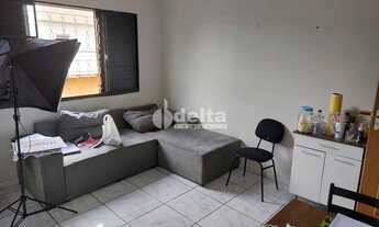 Imagem 2: Casa Comercial disponível para Venda no bairro Jardim Brasília em Uberlândia-MG
