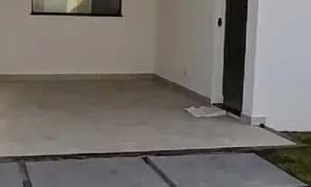 Imagem 5: Linda Casa com Piscina, 3 Quartos e Garagem para 2 Carros - Oportunidade Imperdível!