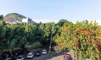 Imagem 2: Apartamento com 220m2, sala, 3 quartos, 2 suites, vista cristo e 2 vagas