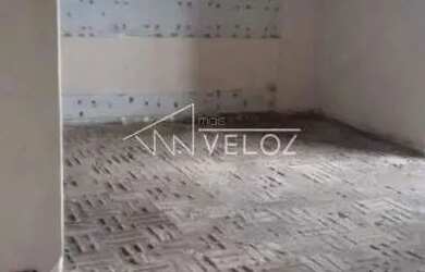 Imagem 2: Kitnet/Conjugado - / Residencial / Glória