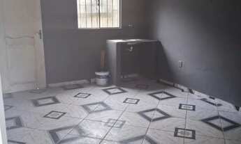 Imagem 2: ALUGO CASA COM AREA DE QUINTAL AMPLA