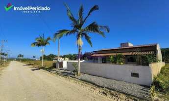 Imagem: Casa com piscina a 300 metros do mar