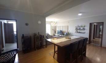 Imagem 4: Apartamento amplo na área central, cozinha e banheiros mobiliado, apto todo reformado.. R