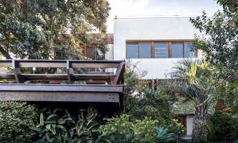 Imagem 4: Casa / 4 dormitórios / 4 suítes / 4 vagas / Vila Assunção / Porto Alegre