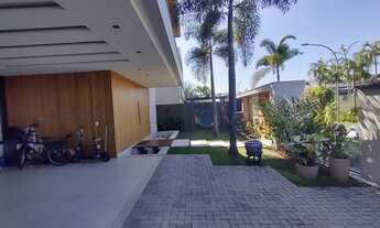 Imagem 7: Casa de condomínio para venda possui 750 metros quadrados com 5 quartos