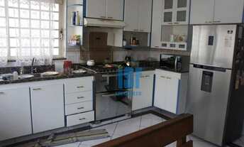 Imagem 4: Sobrado com 3 dormitórios, sendo 3 suites e 3 vagas de garagem à venda, 356 m² por R$ 1.32