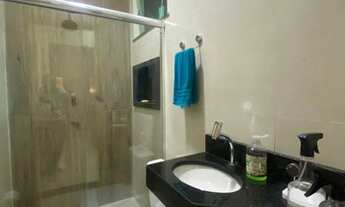 Imagem 4: Casa com armários e climatizada no Cond. Bosque das palmas, piscina com cascata