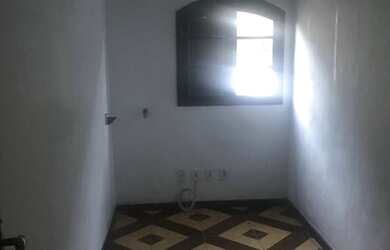 Imagem 7: Alugo casa no Centro com garagem