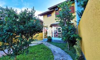 Imagem: Casa 3 Dormitórios com terreno amplo no