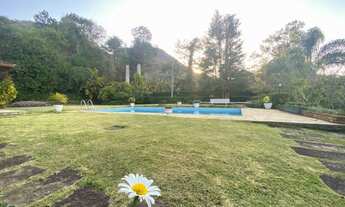 Imagem 5: Casa com terreno plano de 2.500m², 4 suítes, lazer privativo, localizado no Leblon de Ter