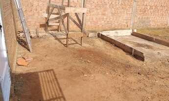 Imagem 5: Terreno 10x25, murado, com portão de elevação, padrão e pronto para construir