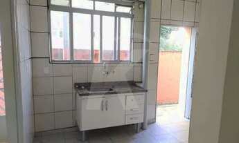 Imagem 4: Casa de fundos com 2 quartos, sala, cozinha, banheiro, área de serviço