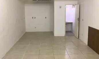 Imagem 3: Oportunidade coração de Ipanema Sobreloja com vaga de garagem