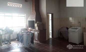 Imagem 5: Casa no centro da cidade, com sala, 3 dormitórios, sendo um com armário embutido, banheiro