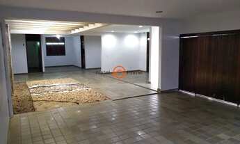 Imagem 2: Excelente casa com perfil comercial, 8 quartos, localização privilegiada no bairro de Lago