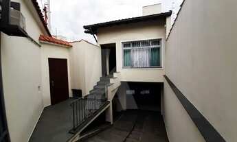 Imagem 3: Casa com 242 m2 de área construída, 3 quartos, sendo 1 suíte, quintal e 6 vagas na Vila Gu