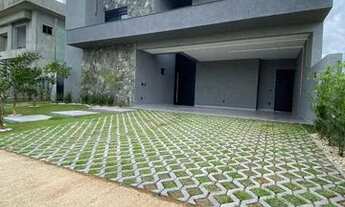 Imagem 5: Casa de condomínio para venda possui 318 metros quadrados com 4 quartos