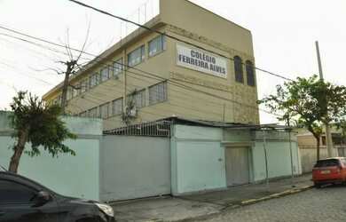 Imagem: Vende-se imóvel com 2.440 m², em Bangu