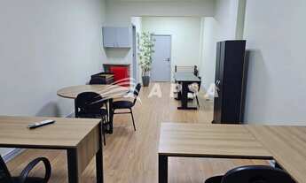 Imagem: NO CORAÇÃO DO CENTRO DO RIO, A POUCOS