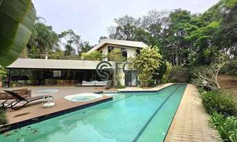 Imagem: Casa com 6 suítes em condomínio na beira