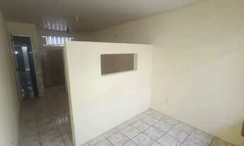 Imagem 6: Kitnet para Alugar com 01 banheiro na Parquelândia em Fortaleza