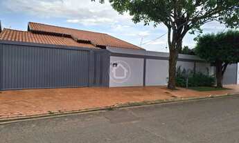 Imagem 2: CASA NO TIRADENTES RICA EM PLANEJADOS E PISCINA