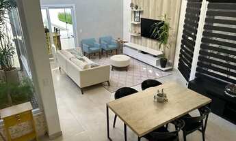 Imagem 2: Casa à venda em Jandira, Jardim do Golf I, com 2 suítes, com 270 m², Condomínio Santa Mari