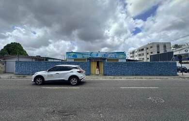 Imagem 2: Casa para Locação em João Pessoa, Jaguaribe, 6 dormitórios, 1 suíte, 4 banheiros, 2 vagas