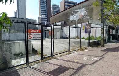 Imagem: Terreno amplo ideal para estacionamento