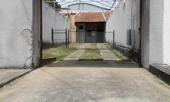 Imagem 4: Uma graça de casa plana recuada, com varanda gourmet, gradeada no melhor do Eusébio