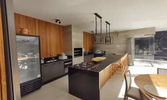 Imagem 3: Casa de condomínio para venda possui 750 metros quadrados com 5 quartos