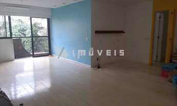 Imagem 2: Rua transversal no Humaitá, salão, 3 quartos, suíte, varanda, 2 vagas