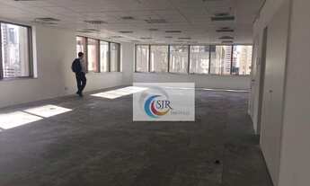 Imagem 2: Conjunto comercial 196m² de área útil , piso elevado em aço, forro modular, iluminação e a