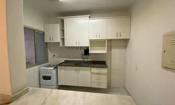 Imagem 4: Apartamento a um quarteirão da praia com 1 quarto e 1 vaga no bairro do Boqueirão- Santos