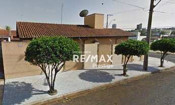 Imagem 2: More bem em uma esquina ampla e muito charmosa - R$ 870.000 I Jardim São José - Sertãozinh