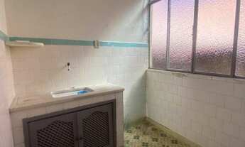 Imagem 5: Apartamento na Santo Antônio, com dois quartos, dependência de empregada, um lance de esca