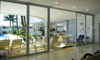 Imagem 4: Acapulco Guarujá, casa com campo de futebol