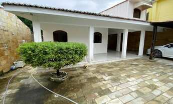 Imagem: Casa com piscina, terreno 12x30, 3 sendo