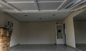 Imagem 2: Sobrado 3 dormitórios sendo 1 suíte master no bairro Mont Serrat, em Canoas/RS