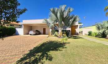 Imagem 2: Maravilhosa Casa térrea com 3 suítes/ piscina/ escritório - Condomínio Village Castelo - I