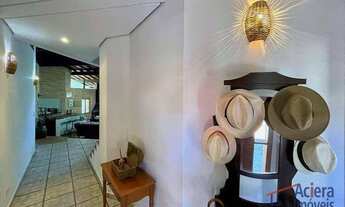 Imagem 5: Linda casa rústica integrada e avarandada com detalhes em tijolos aparentes, total privaci