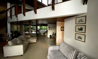 Imagem 6: Casa de condomínio para venda possui 430 metros quadrados com 4 quartos