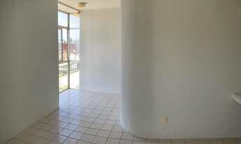 Imagem 4: Apartamento com 2 qts, interfone, 1 vaga de garagem, a poucos metros da avenida e parada d