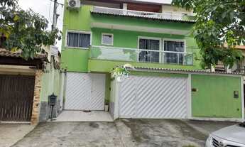 Imagem: CASA TRIPLEX 3 QUARTOS SENDO 1 SUITE E AREA