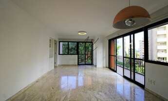 Imagem 2: Apartamento em Moema, reformado, vago, 1 por andar